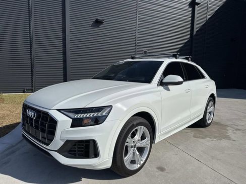 Used 2023 Audi Q8 Premium image 1