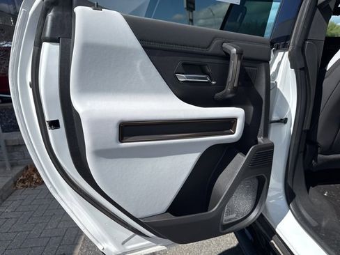 New 2024 GMC Hummer EV 2X w/ Extreme Off-Road Package image 14