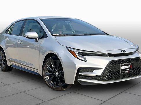 Used 2026 Toyota Corolla SE FWD image 3
