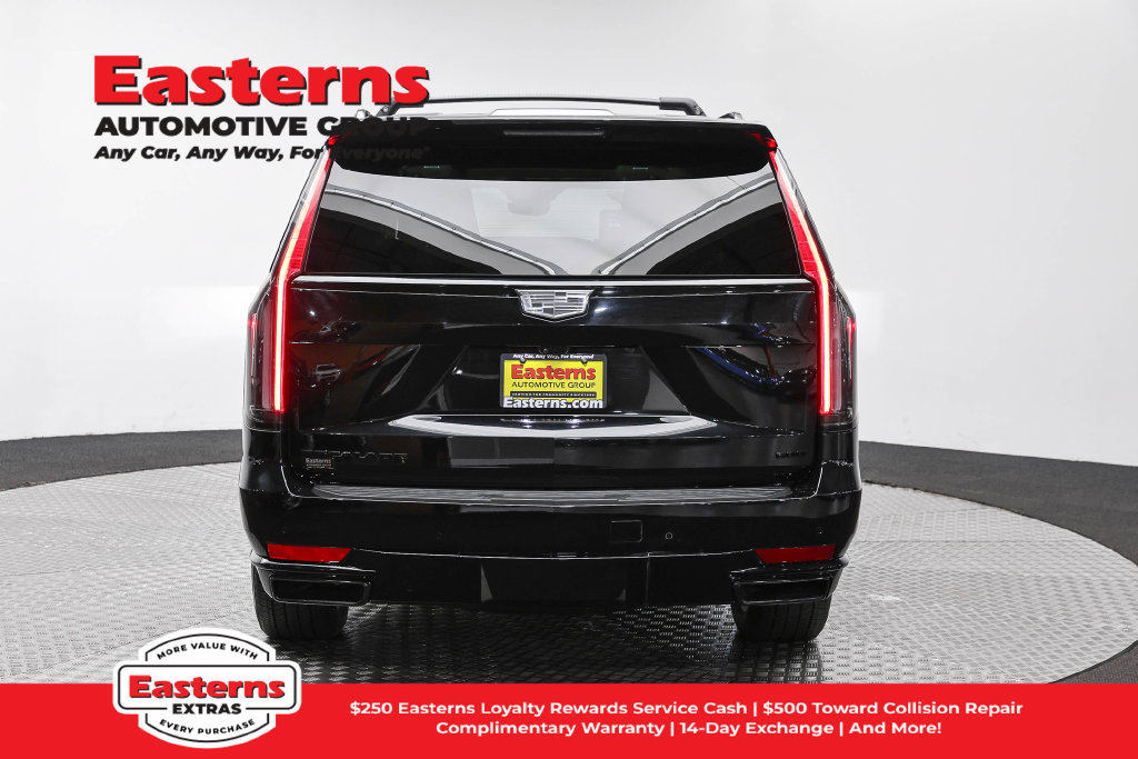 Used 2024 Cadillac Escalade ESV Sport Platinum w/ LPO, ONYX Package AWD/4WD image 7