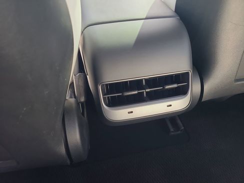 Used 2021 Tesla Model 3 Standard Range Plus image 24