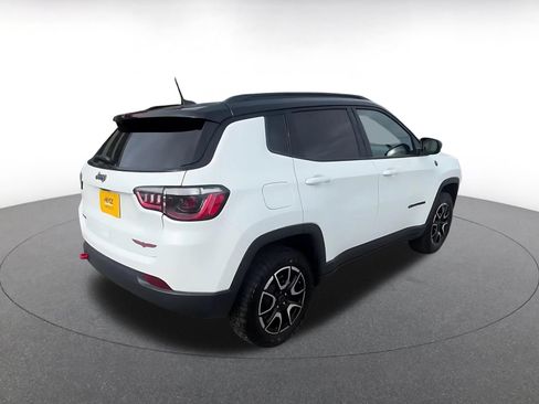 Used 2025 Jeep Compass Trailhawk AWD/4WD image 15