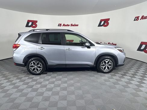 Used 2021 Subaru Forester Premium AWD/4WD image 7