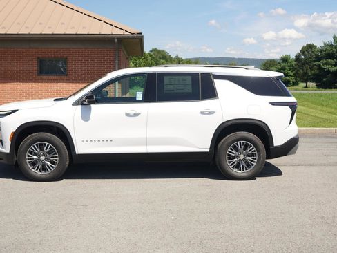 New 2026 Chevrolet Traverse LT image 7