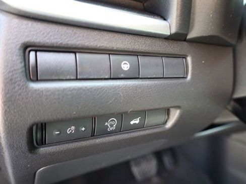 Used 2024 Nissan Rogue SV AWD/4WD image 19