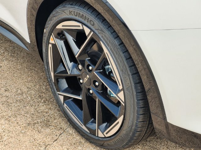 New 2026 Kia K4 GT-Line w/ GT-Line Sunroof Package FWD image 5