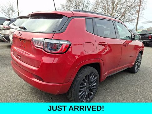 Used 2022 Jeep Compass Limited image 4