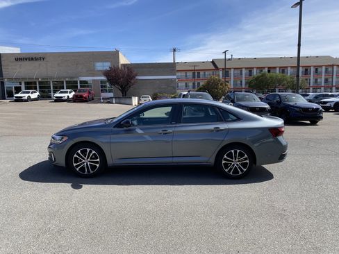Certified 2024 Volkswagen Jetta Sport FWD image 36