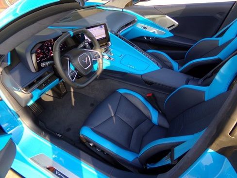 Used 2023 Chevrolet Corvette Stingray Premium Conv w/ Z51 Performance Package RWD image 22