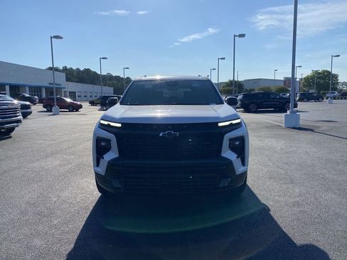 Used 2024 Chevrolet Traverse RS AWD/4WD image 3