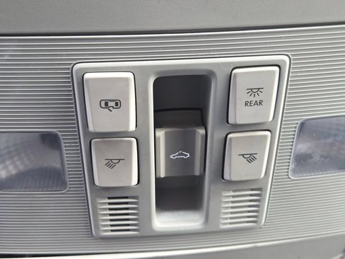 Used 2025 Volkswagen Jetta SE FWD image 11