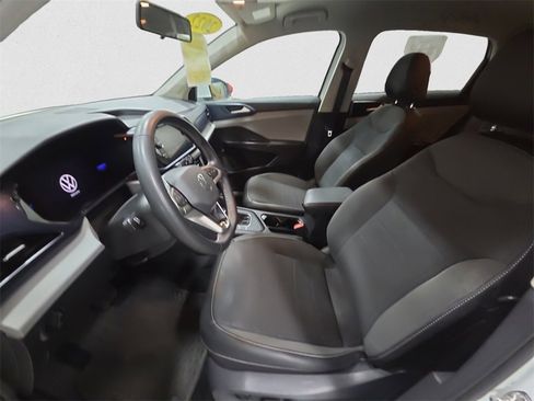 Used 2022 Volkswagen Taos SE image 9