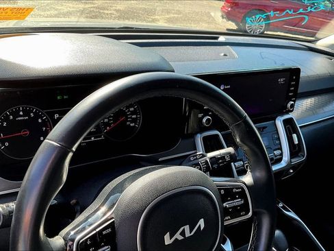 Used 2022 Kia Sorento S w/ Panoramic Sunroof Package FWD image 10