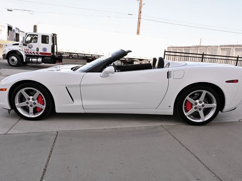 Used 2006 Chevrolet Corvette Convertible w/ Preferred Equipment Group RWD image 4