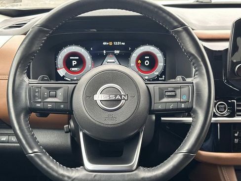 Used 2024 Nissan Pathfinder Platinum image 25