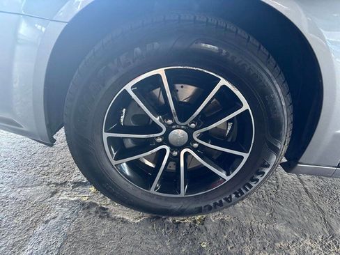 Used 2016 Dodge Grand Caravan R/T image 9