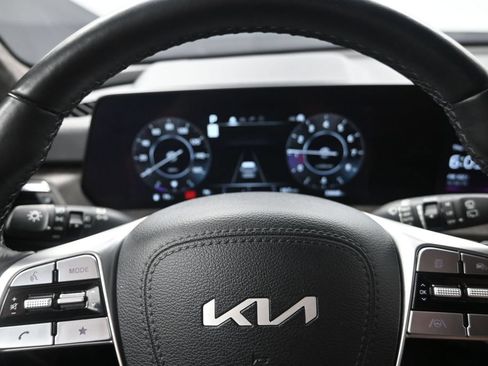 Certified 2025 Kia Telluride SX Prestige AWD/4WD image 15