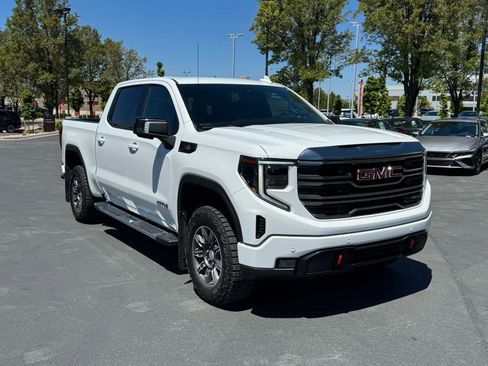 Used 2024 GMC Sierra 1500 AT4 w/ AT4 Preferred Package AWD/4WD image 9