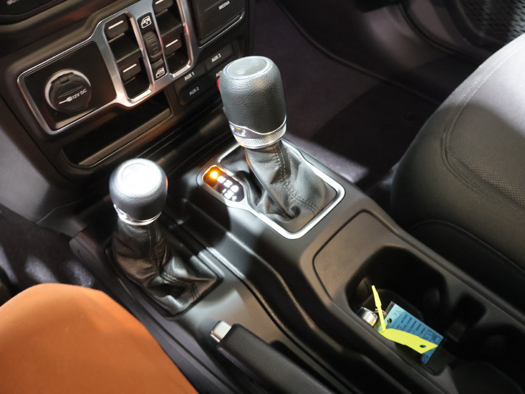 Used 2023 Jeep Wrangler Unlimited w/ Cold Weather Group AWD/4WD image 30