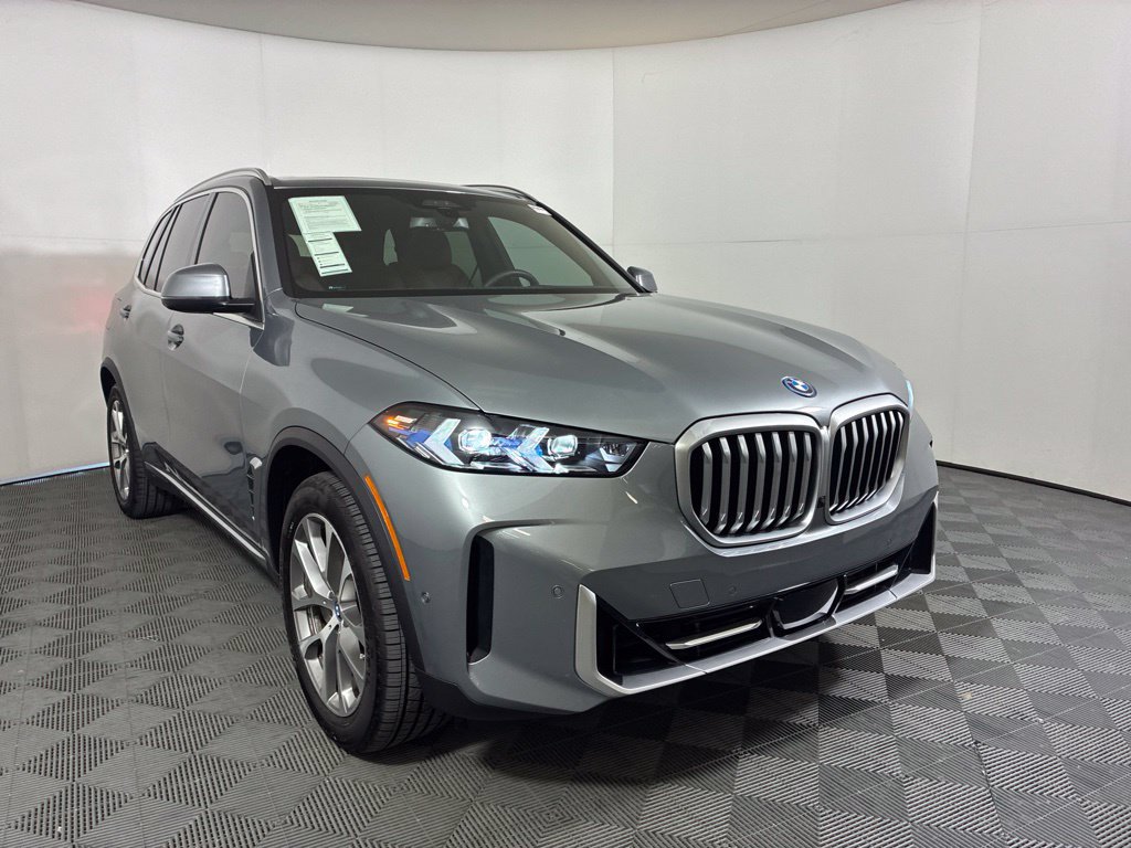 Certified 2025 BMW X5 xDrive50e AWD/4WD image 4