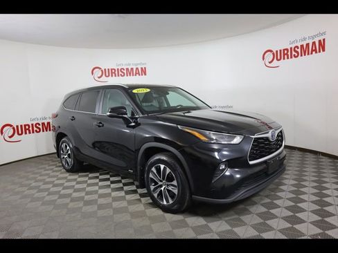 Used 2023 Toyota Highlander XLE image 11