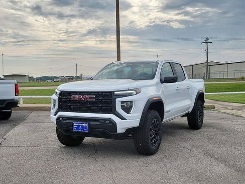 New 2026 GMC Canyon Elevation w/ Convenience Package RWD image 2
