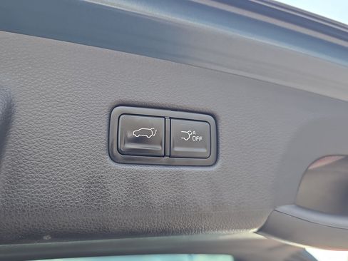 Certified 2024 Kia Carnival EX FWD image 11