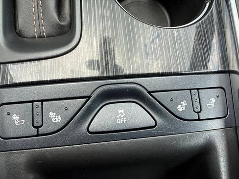 Used 2018 Chevrolet Impala Premier FWD image 19
