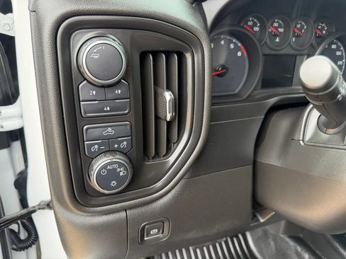 Used 2023 Chevrolet Silverado 2500 W/T AWD/4WD image 11