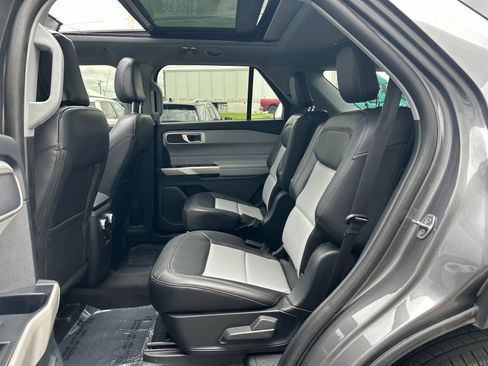 Used 2024 Ford Explorer XLT w/ Equipment Group 202A AWD/4WD image 25