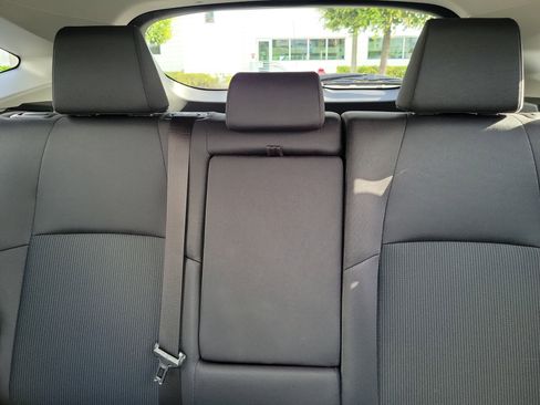 Used 2022 Toyota Venza LE AWD/4WD image 21