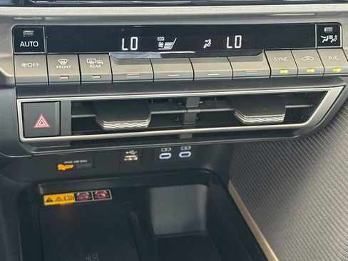 Used 2025 Toyota Camry SE FWD image 24