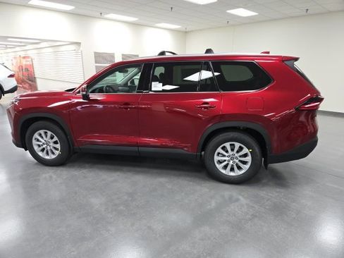 New 2026 Toyota Grand Highlander XLE image 3