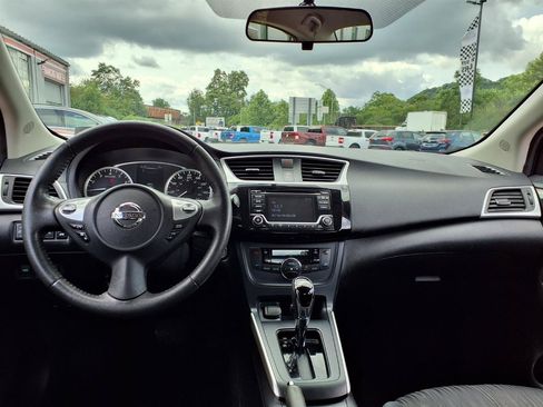 Used 2018 Nissan Sentra SV FWD image 9