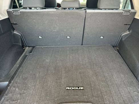 Certified 2023 Nissan Rogue SV FWD image 15