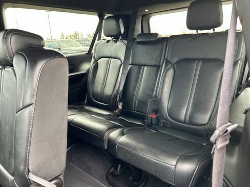 Used 2024 Jeep Wagoneer L Series III w/ Flexible Seating Group AWD/4WD image 18
