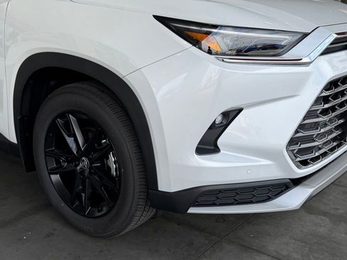 New 2026 Toyota Grand Highlander AWD Hybrid image 8