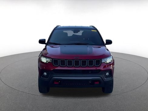 Used 2025 Jeep Compass Trailhawk image 4