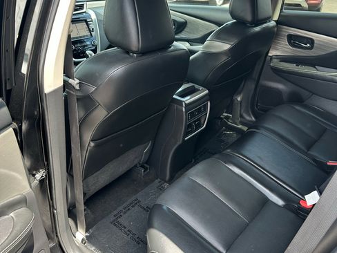 Used 2018 Nissan Murano Platinum image 11