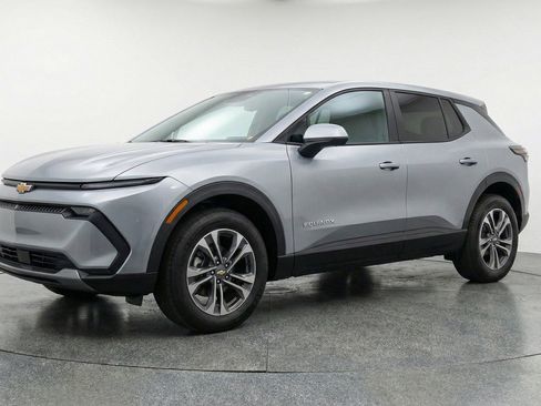 Used 2025 Chevrolet Equinox LT image 3