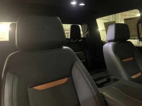 Used 2023 GMC Sierra 1500 AT4 w/ Technology Package image 19