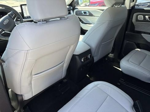 New 2026 Ford Explorer Platinum w/ LUX Leather Package AWD/4WD image 17