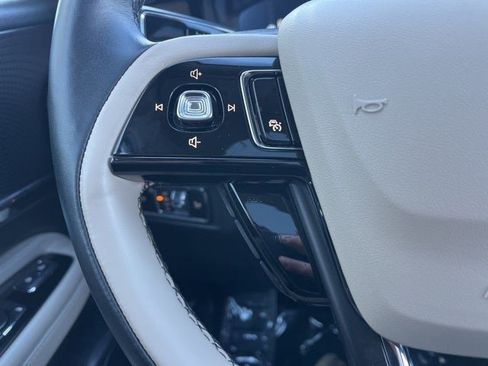 Used 2025 Lincoln Corsair Grand Touring w/ Equipment Group 301A image 31