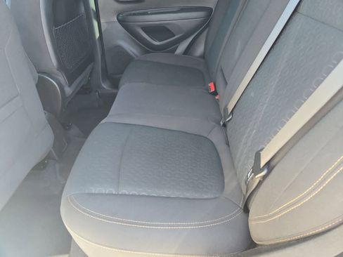 Used 2020 Chevrolet Trax LS image 17