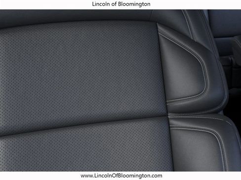 New 2026 Lincoln Navigator L Reserve AWD/4WD image 17