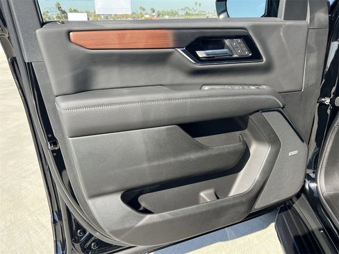 New 2026 GMC Yukon Denali image 10