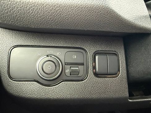 Used 2021 Mercedes-Benz Sprinter 2500 image 19