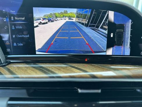 Used 2023 Cadillac Escalade ESV Sport Platinum w/ LPO, ONYX Package AWD/4WD image 18