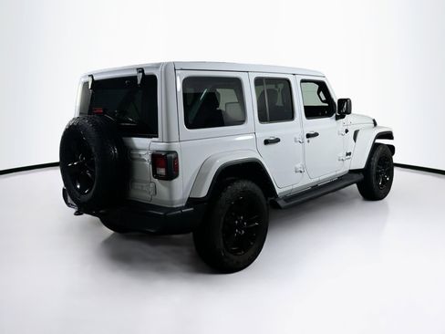 Used 2022 Jeep Wrangler Unlimited Sahara image 5