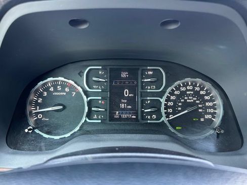 Used 2019 Toyota Tundra Limited w/ Limited Premium Package AWD/4WD image 26